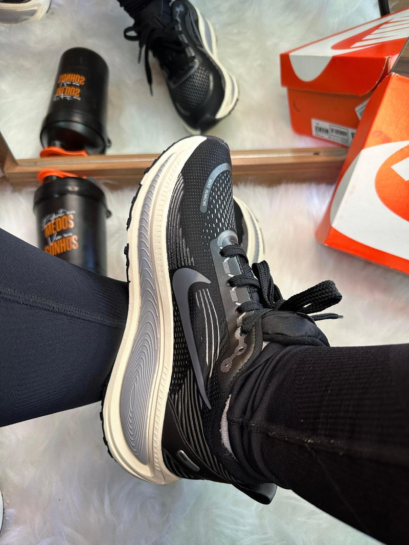 Tênis Unisex Nike Zoom Vomero 02