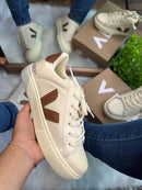 Tênis Feminino Vert Couro Cadarço