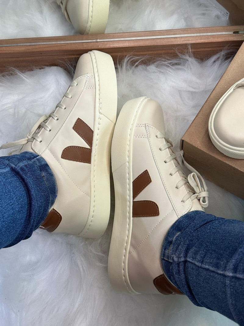 Tênis Feminino Vert Couro Cadarço