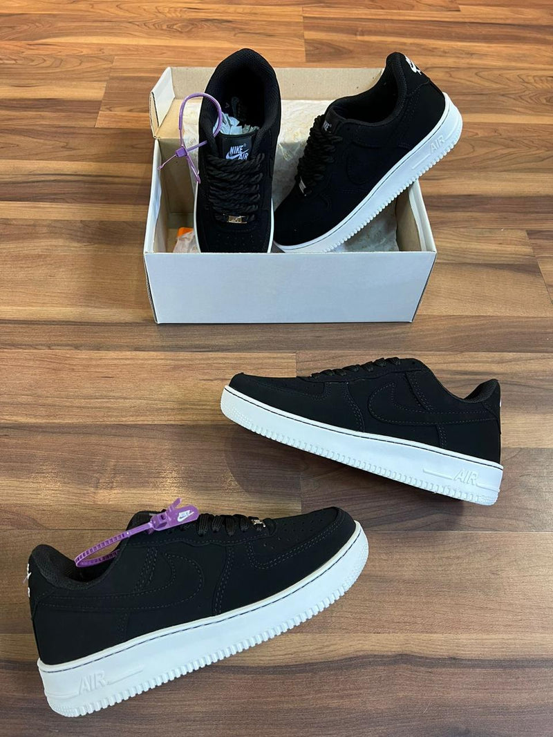 Tênis Nike Air Force NOBUK Unisex