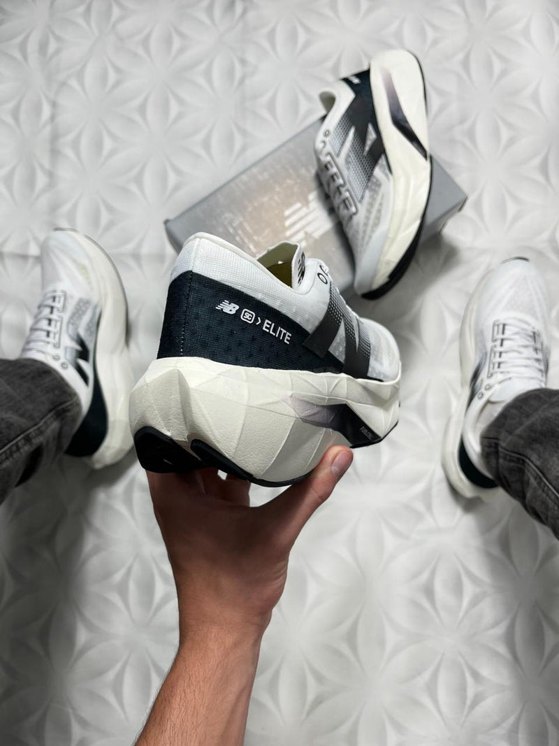 Tênis New Balance Fuelcell Elite Masculino