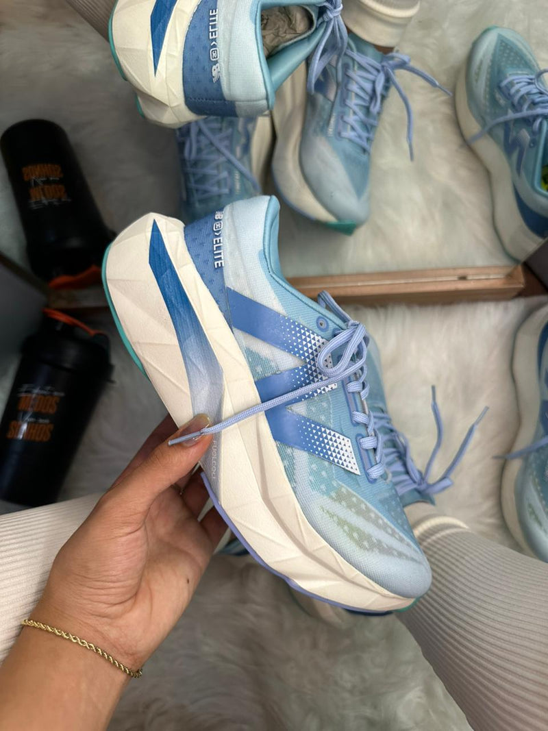 Tênis New Balance Fuelcell feminino